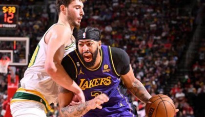 开云APP-3战轰116分！最强浓眉回来了 湖人9胜0负定律上线