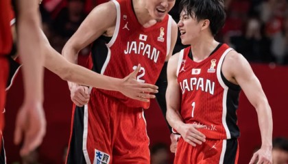 渡边与郭士强对喷太嚣张！场均15.5分远逊李贤重  B联赛也属二流水准|渡边雄太|NBA|体育赛事讨论|韩国男篮|nba_新浪体育_新浪新闻