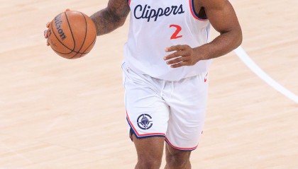 还未发力！伦纳德上半场6投3中&amp;三分4中2 拿到8分5板2助&amp;零罚球